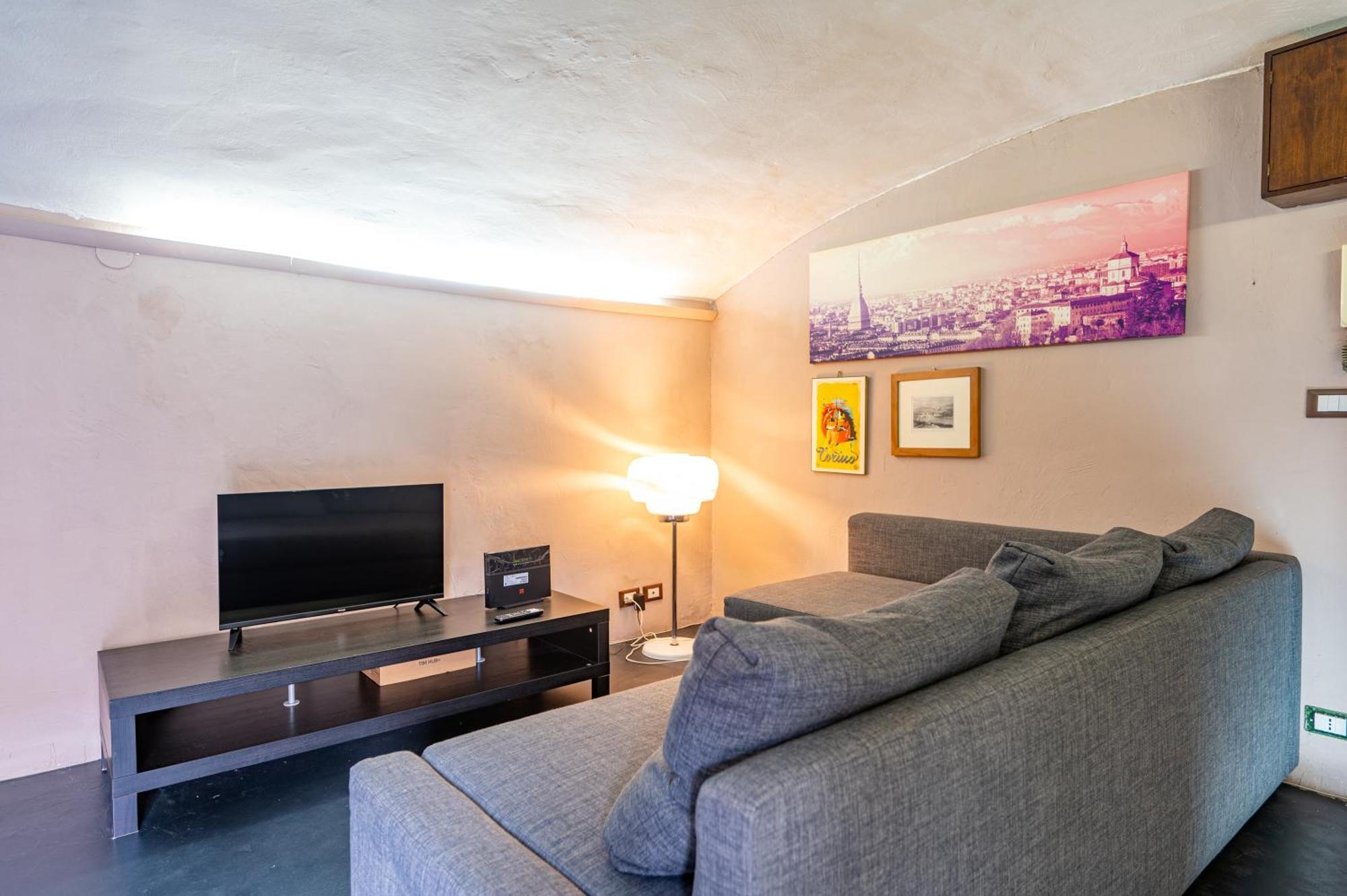 Loft Verga, Cuore E Stile In Centro A Torino Extérieur photo